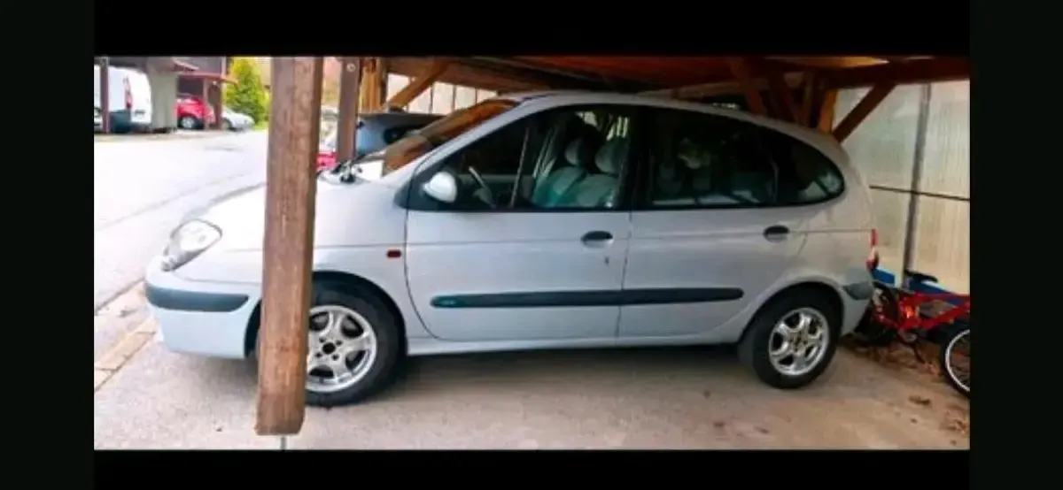 Używany Renault Scénic 107 KM (78 kW) 2002 Srebrny Minivan