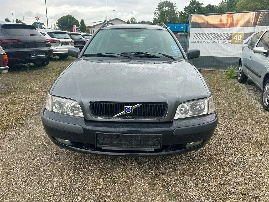Gebraucht Volvo V40 Comfort 102 PS (75 kW) 2001 Grau Kombi