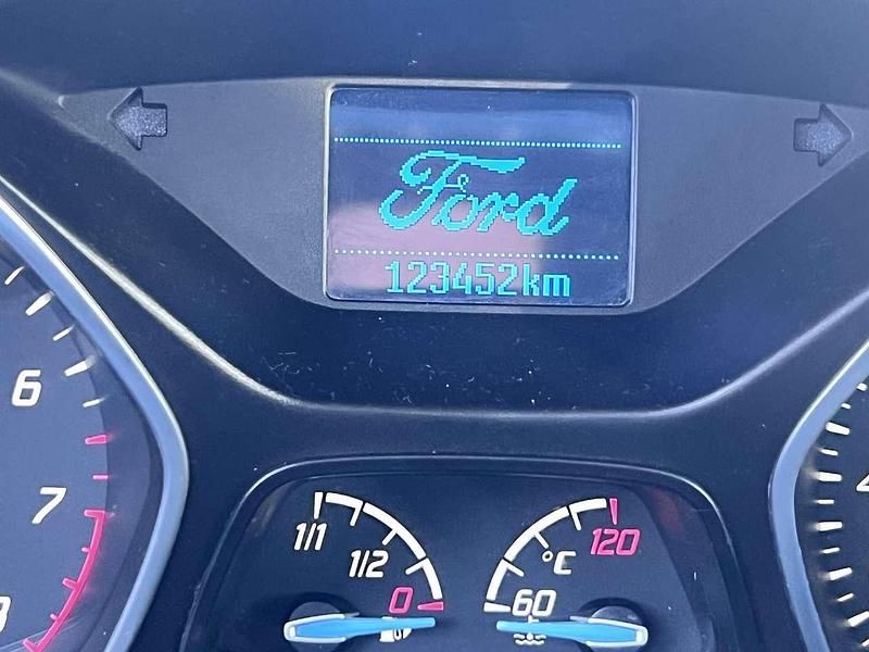 Używany Ford Focus Trend 101 KM (74 kW) 2012 Sedan/Limuzyna
