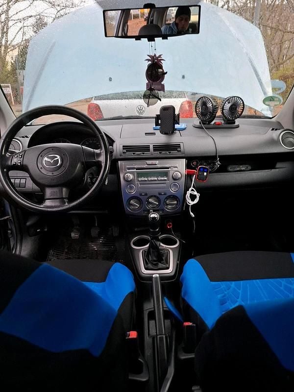 Usado Mazda 2 80 HP (58 kW) 2007 Prateado Citadino