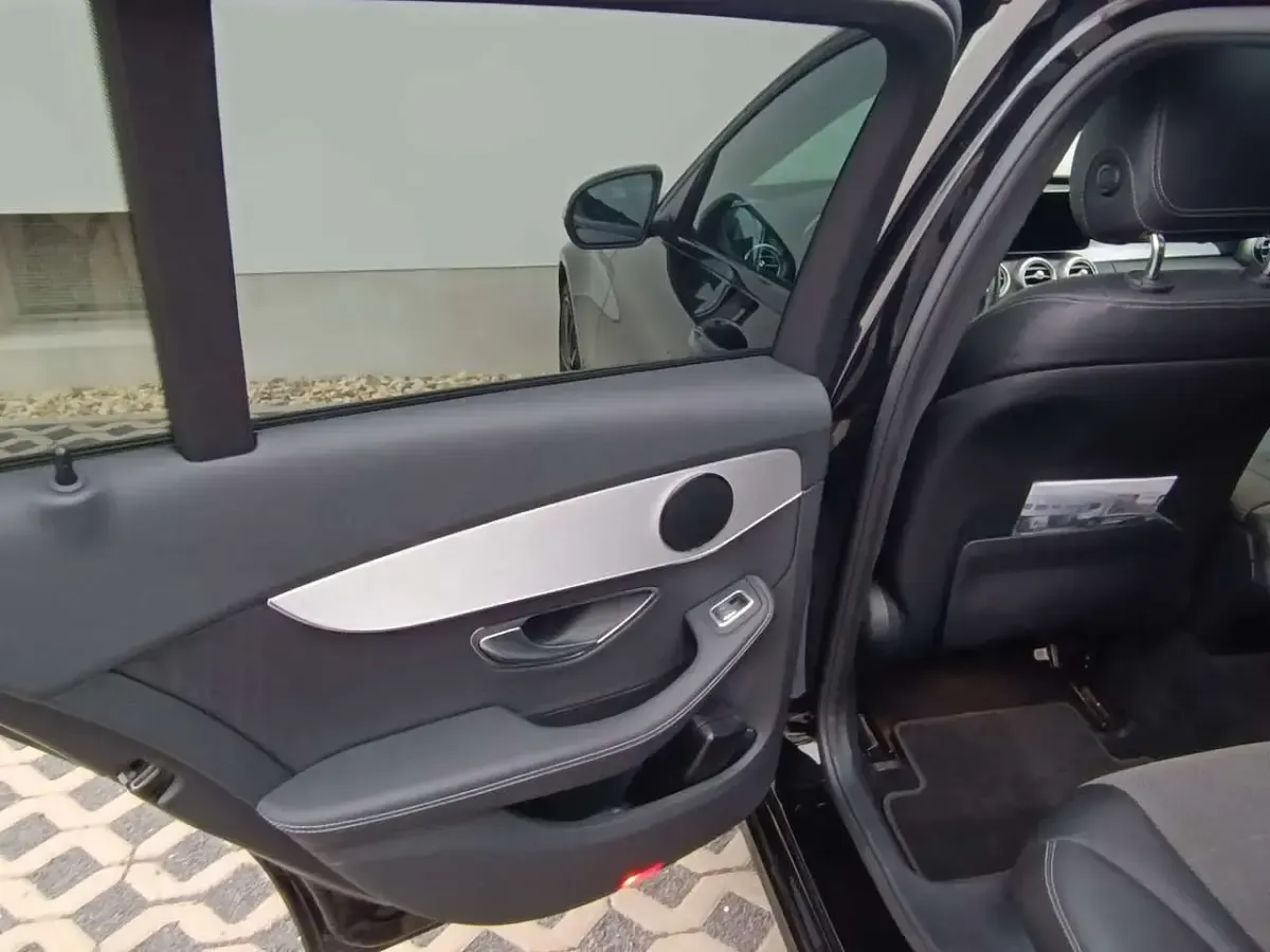 Gebraucht Mercedes C300 258 PS (189 kW) 2019 Schwarz Kombi