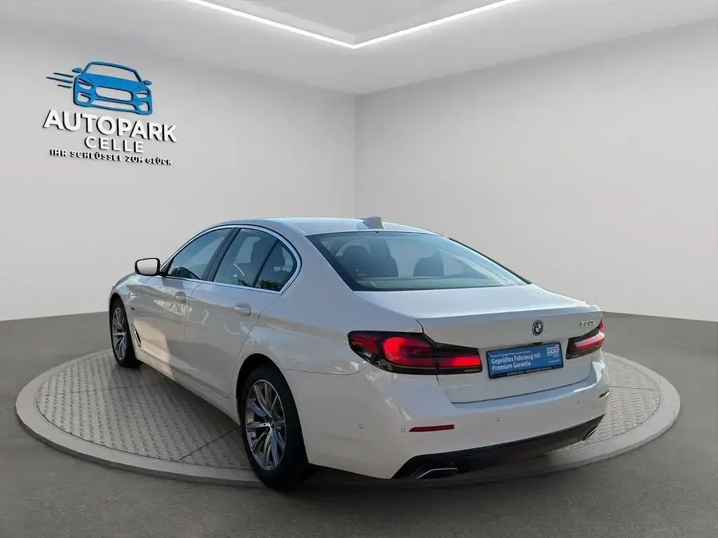 Gebraucht BMW 530e Performance 184 PS (135 kW) 2021 Alpinweiss iii Limousine