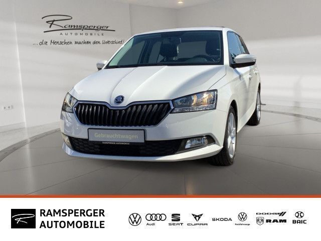 Weiß (candyweiß) Gebraucht 2021 Skoda Fabia Cool Plus Limousine | 11.990 € (Fairer Preis) - Bild 1/4