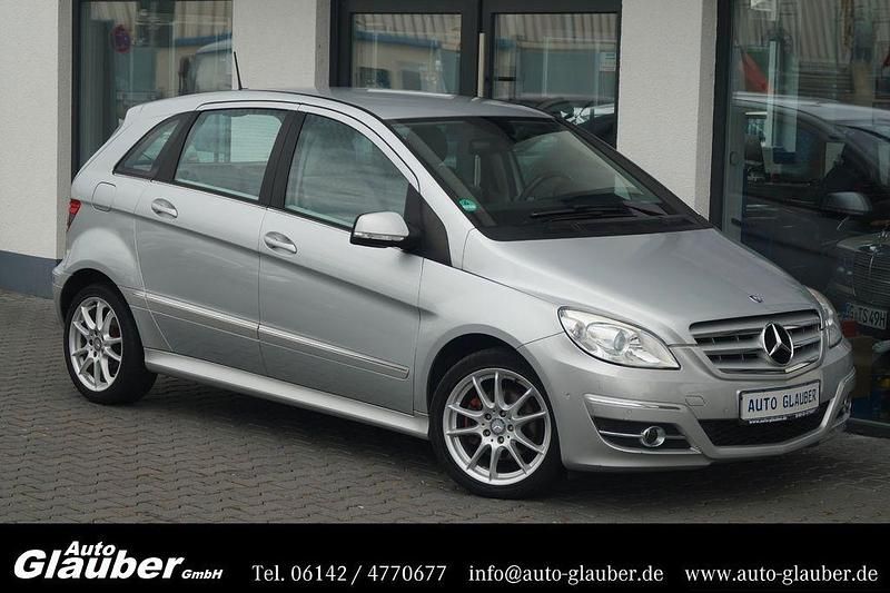 Silber Gebraucht 2010 Mercedes B180 Sport Van / Kleinbus | 8.950 € (Etwas zu teuer) - Bild 1/4