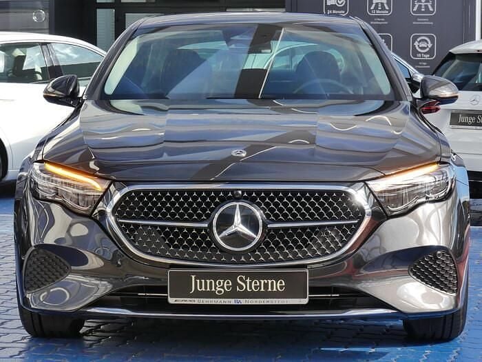 Second-hand Mercedes E200 Advanced 204 CP (150 kW) 2024 Gri Berlinǎ