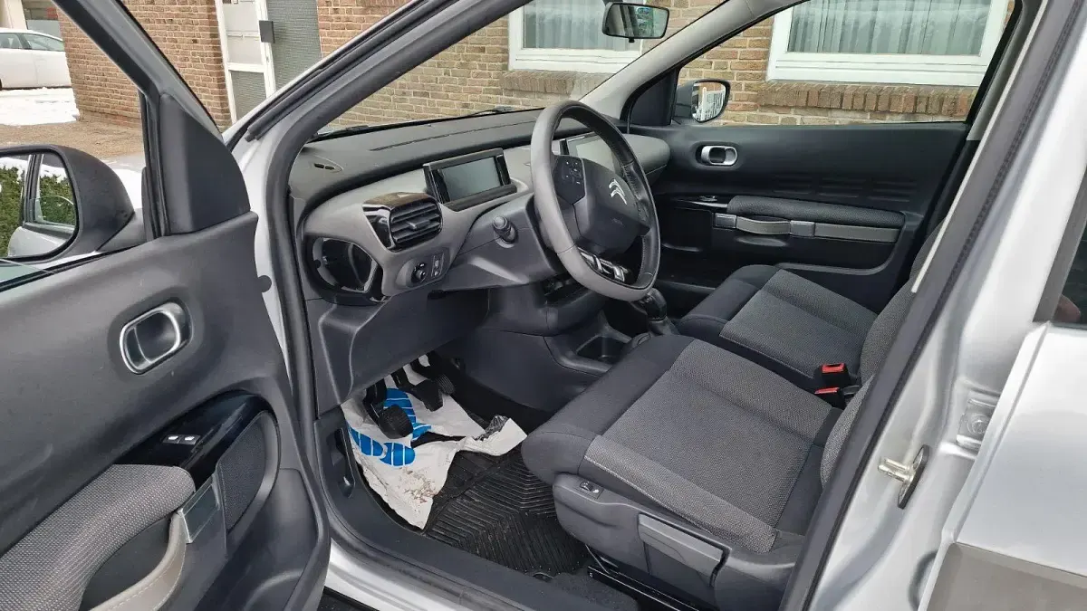 Gebraucht Citroën C4 Feel 99 PS (72 kW) 2016 Silber Limousine