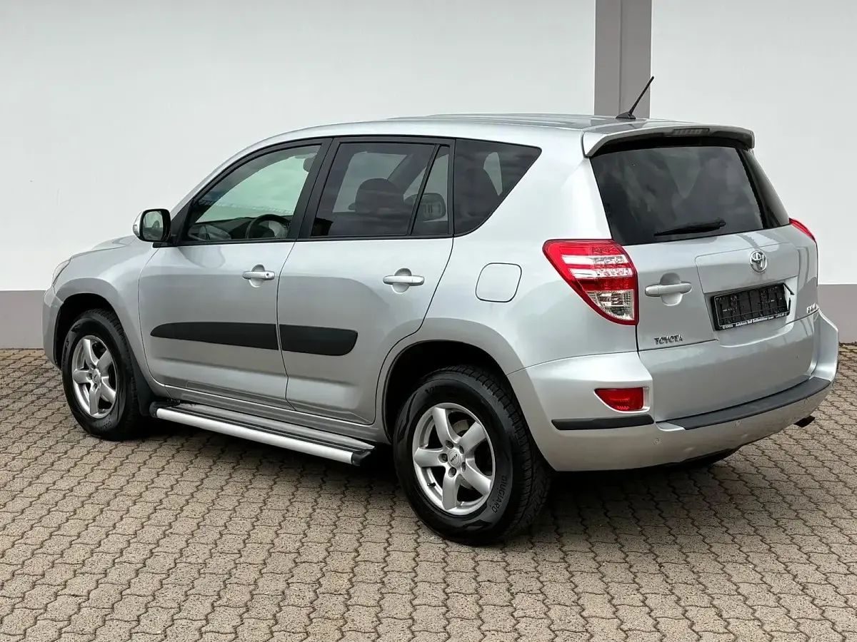 Gebraucht Toyota RAV4 158 PS (116 kW) 2009 Silber SUV