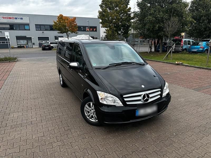 Schwarz Gebraucht 2010 Mercedes Viano Van / Kleinbus | 15.999 € (Fairer Preis) - Bild 1/4