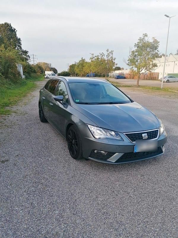 Grau Gebraucht 2017 Seat Leon Style Kombi | 8.888 € (Fairer Preis) - Bild 1/4