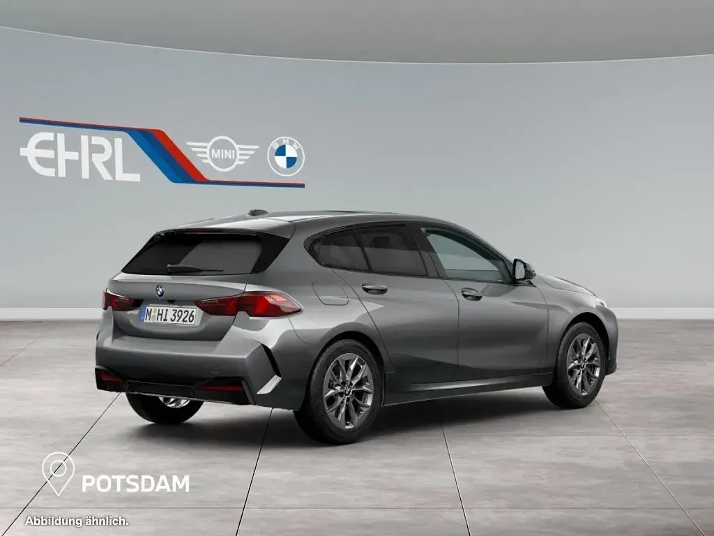 Nowe BMW 118 Performance 150 KM (110 kW) 2026 Srebrny Hatchback