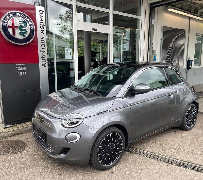 Other Gebraucht 2023 Fiat 500e La Prima Limousine | 23.990 € (Fairer Preis) - Bild 1/4