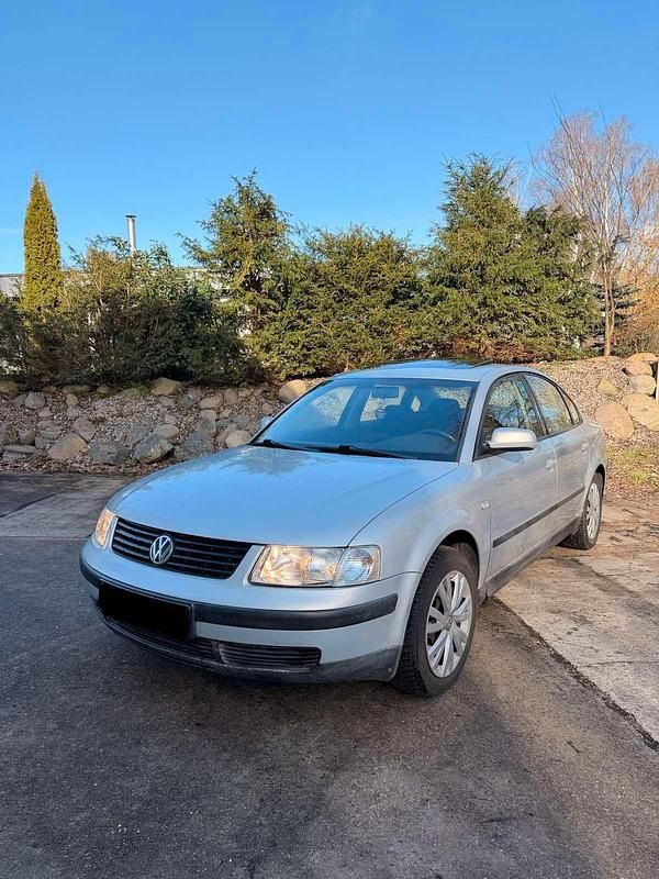 Gebraucht VW Passat 115 PS (84 kW) 1998 Grau Limousine