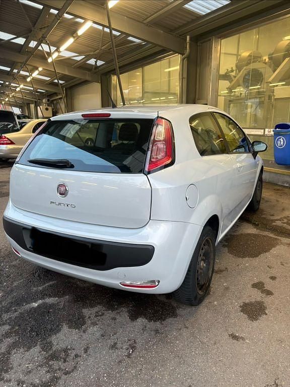 Gebraucht Fiat Punto Evo 69 PS (50 kW) 2012 Grau Kleinwagen