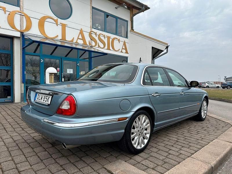 Gebraucht Jaguar XJ8 298 PS (219 kW) 2004 Blau Limousine