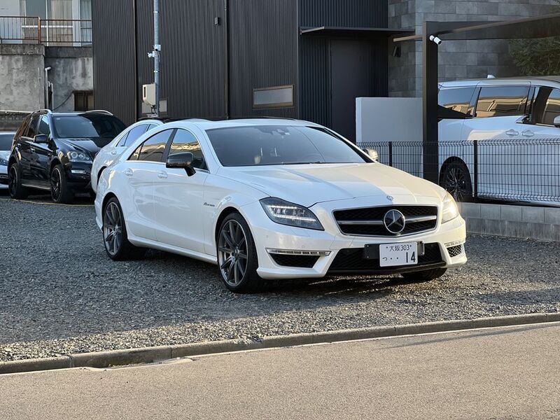 Weiß Gebraucht 2013 Mercedes CLS63 AMG AMG Limousine | 37.399 € (Superpreis) - Bild 1/4
