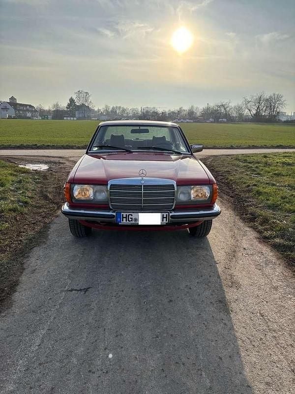Gebraucht Mercedes 280 150 PS (110 kW) 1979 Rot Coupé