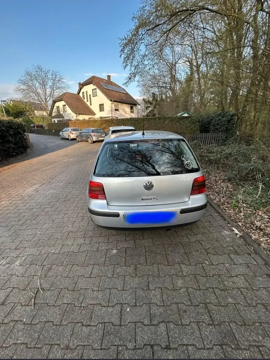 Gebraucht VW Golf IV 2001 Silber Kleinwagen