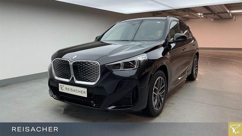 Schwarz Gebraucht 2025 BMW iX1 M Sport SUV | 51.390 € (Fairer Preis) - Bild 1/4