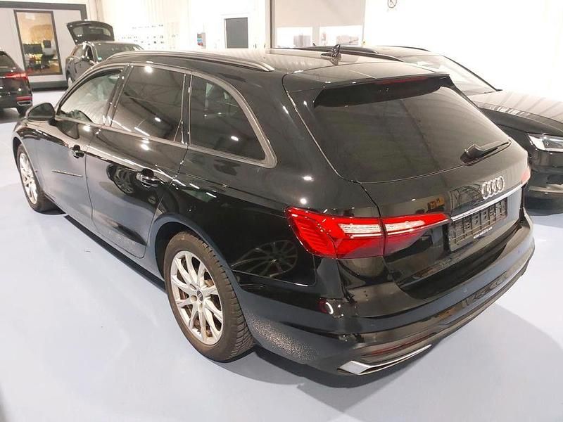 Gebraucht Audi A4 Basis 150 PS (110 kW) 2022 Schwarz Kombi