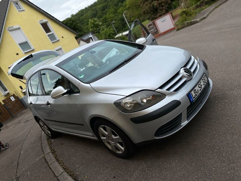 Gebraucht 2005 VW Golf Plus Comfortline Van / Kleinbus | 2.000 € (Guter Preis) - Bild 1/4