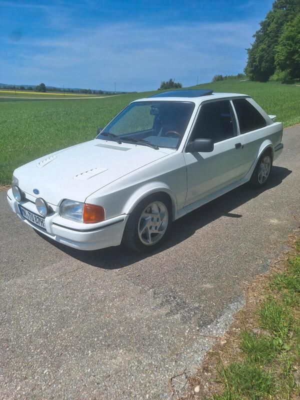 Weiß Gebraucht 1987 Ford Escort RS Coupé | 18.500 € - Bild 1/4