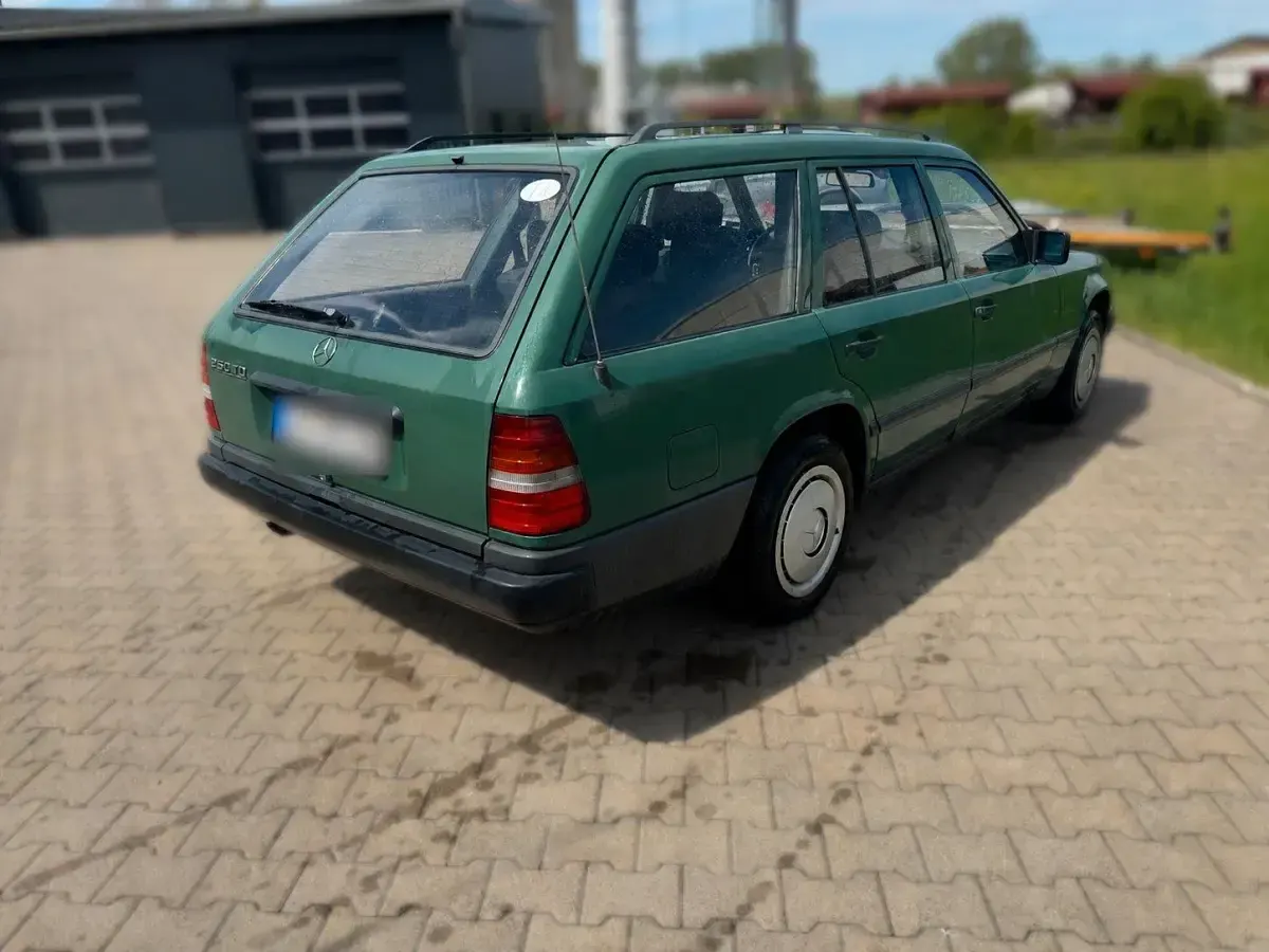 Gebraucht Mercedes E250 93 PS (68 kW) 1989 Grün Kombi