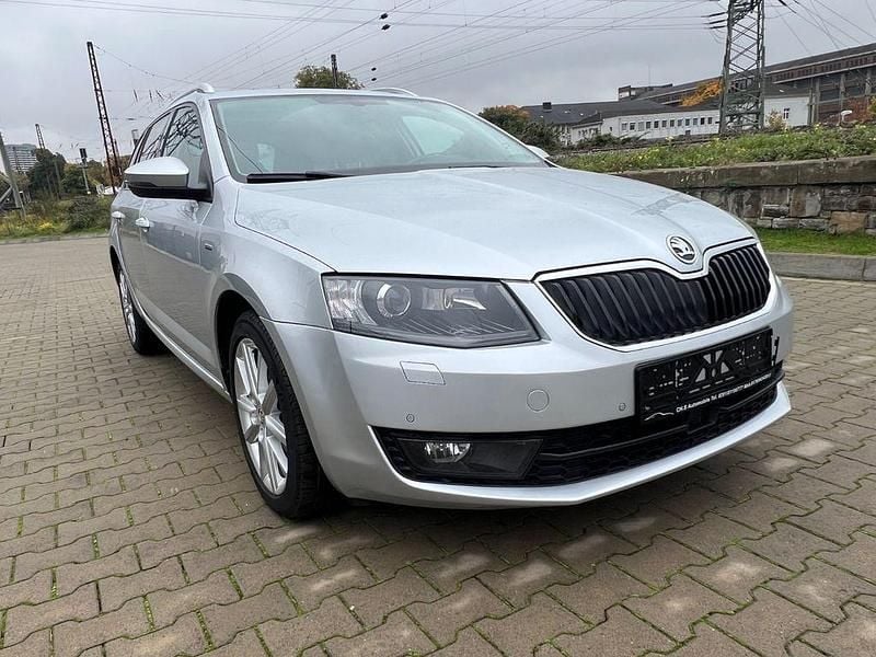 Silber Gebraucht 2016 Skoda Octavia Joy Limousine | 8.990 € (Superpreis) - Bild 1/4