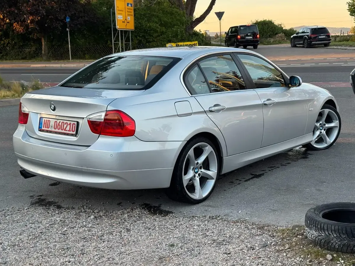 Gebraucht BMW 325 218 PS (160 kW) 2005 Silber Limousine