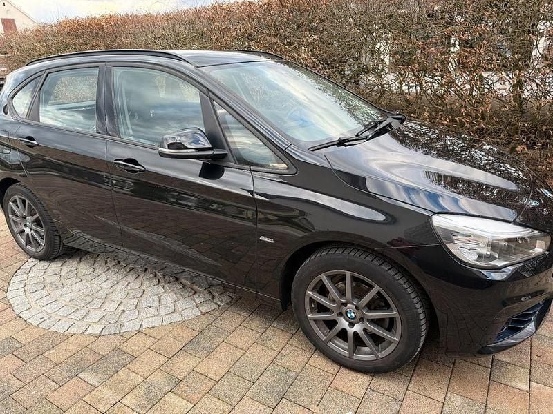 Gebraucht BMW 218 Active Tourer Sport Line 150 PS (110 kW) 2015 Schwarz Van / Kleinbus