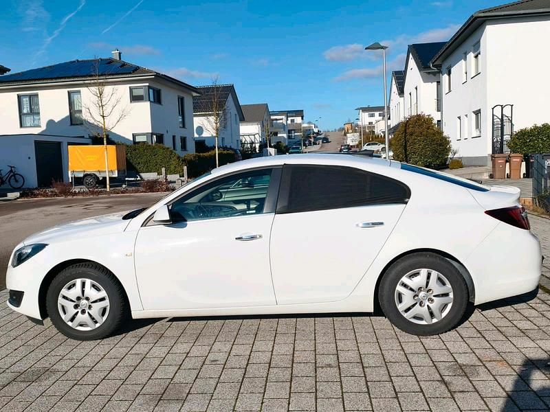 Gebraucht Opel Insignia 120 PS (88 kW) 2016 Weiß Limousine