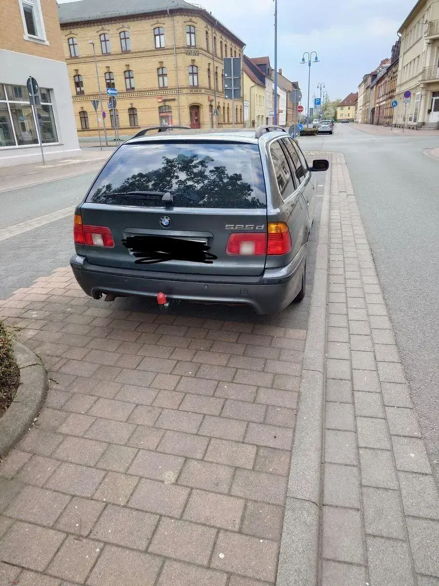 Gebraucht BMW 525 163 PS (119 kW) 2002 Grau Kombi