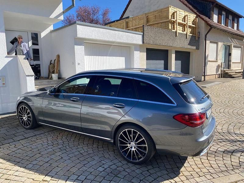 Gebraucht Mercedes C300 245 PS (180 kW) 2019 Grau Limousine