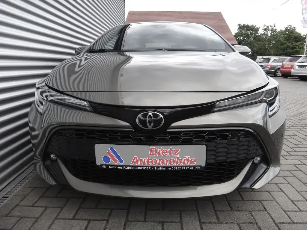 Gebraucht Toyota Corolla Team 116 PS (85 kW) 2021 Beige (metallic) Limousine