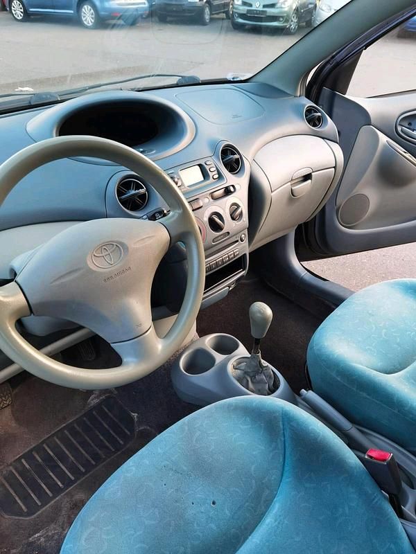 Gebraucht Toyota Yaris 68 PS (50 kW) 2000 Schwarz Kleinwagen