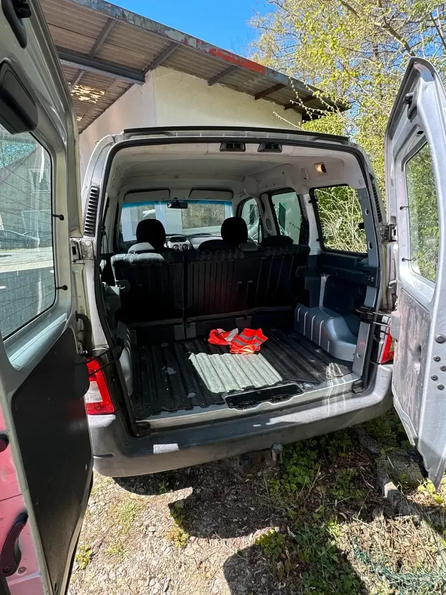 Gebraucht Citroën Berlingo 75 PS (55 kW) 2007 Silber Van / Kleinbus
