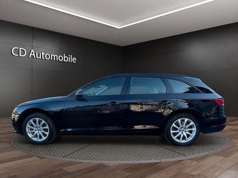 Gebraucht Audi A4 Basis 150 PS (110 kW) 2019 Schwarz Kombi