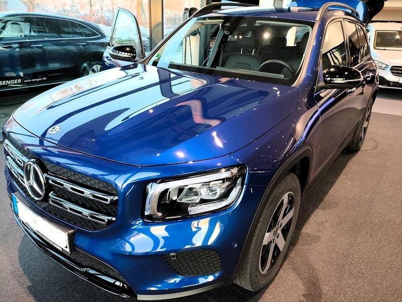 Schwarz Gebraucht 2022 Mercedes GLB200 Night SUV | 35.500 € (Fairer Preis) - Bild 1/4