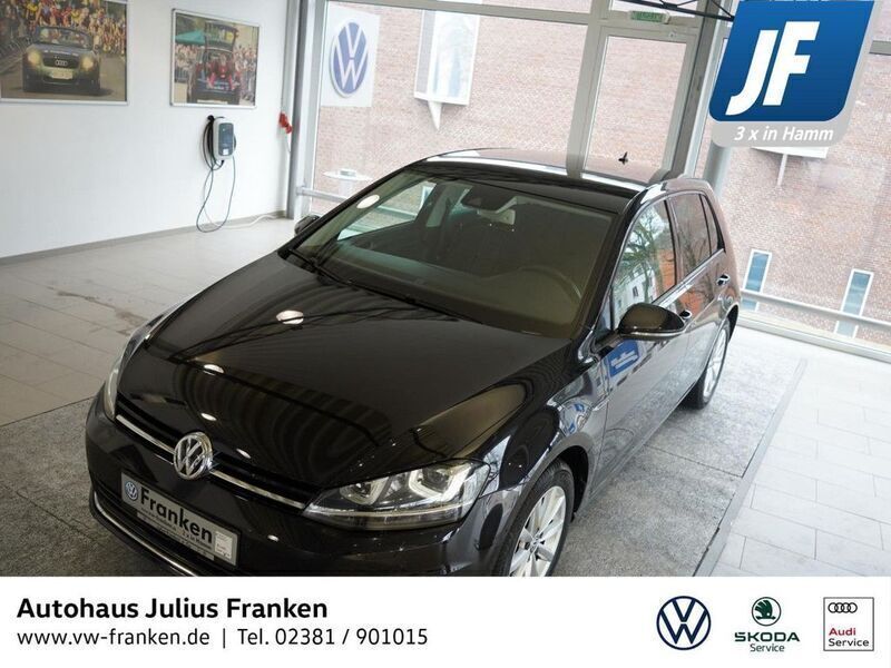 Deep black perleffekt (metallic) Gebraucht 2015 VW Golf VII LOUNGE Limousine | 13.444 € (Fairer Preis) - Bild 1/4