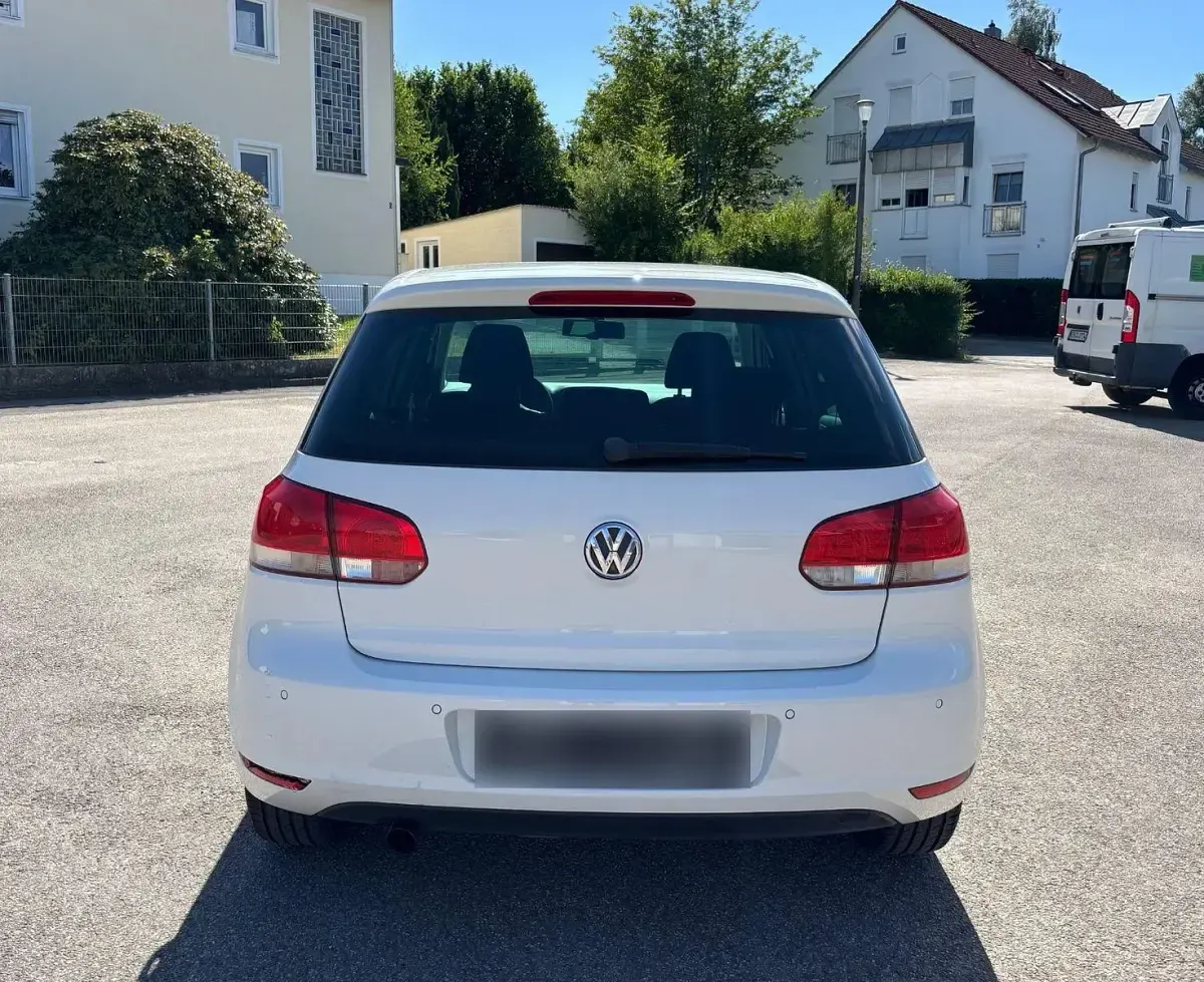Gebraucht VW Golf VI Team 105 PS (77 kW) 2010 Schwarz Kleinwagen