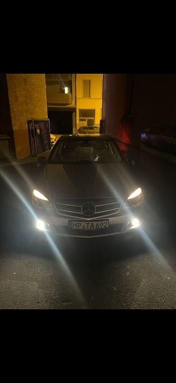 Second-hand Mercedes C200 136 CP (100 kW) 2010 Argintiu Berlinǎ