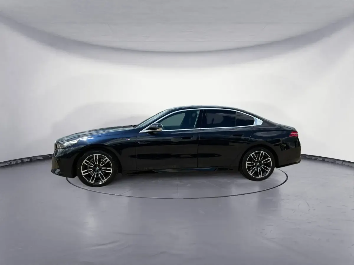 Gebraucht BMW 520 M Sport 197 PS (144 kW) 2024 Limousine