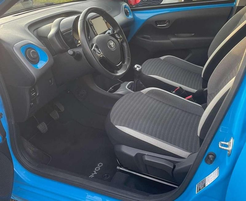 Gebraucht Toyota Aygo 72 PS (52 kW) 2020 Blau Kleinwagen