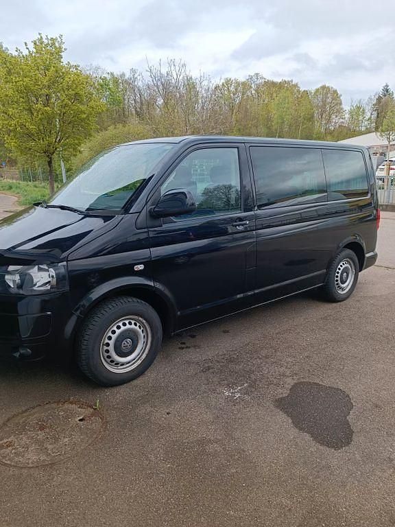 Second-hand VW T5 Startline 140 CP (102 kW) 2014 Negru Van