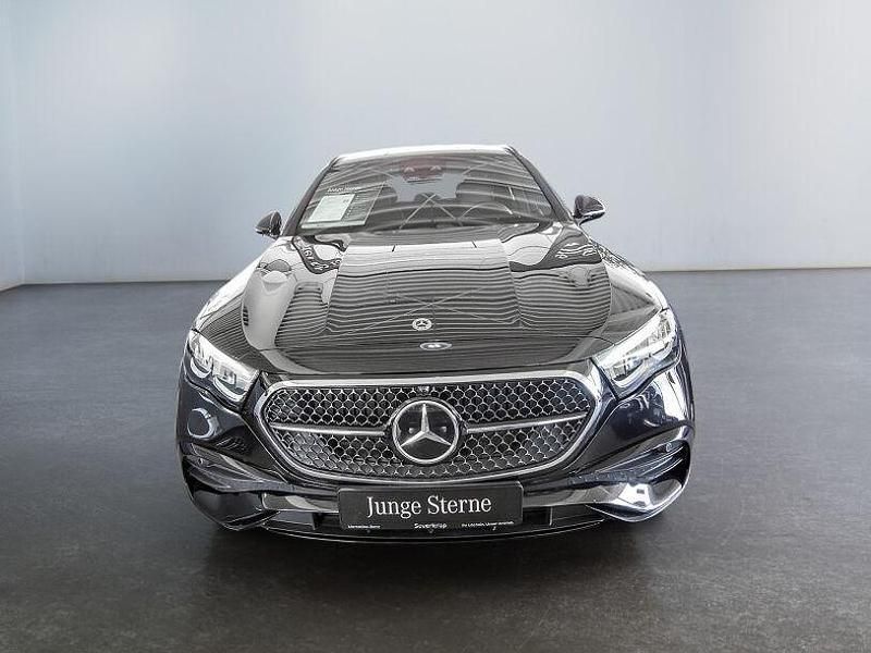 Gebraucht Mercedes E220 AMG 197 PS (144 kW) 2024 Schwarz Limousine
