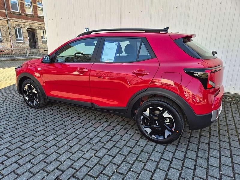 Neu Kia Stonic Silver 101 PS (74 kW) 2026 Signal rot SUV