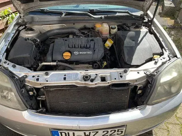 Używany Opel Vectra 122 KM (89 kW) 2005 Srebrny Sedan/Limuzyna