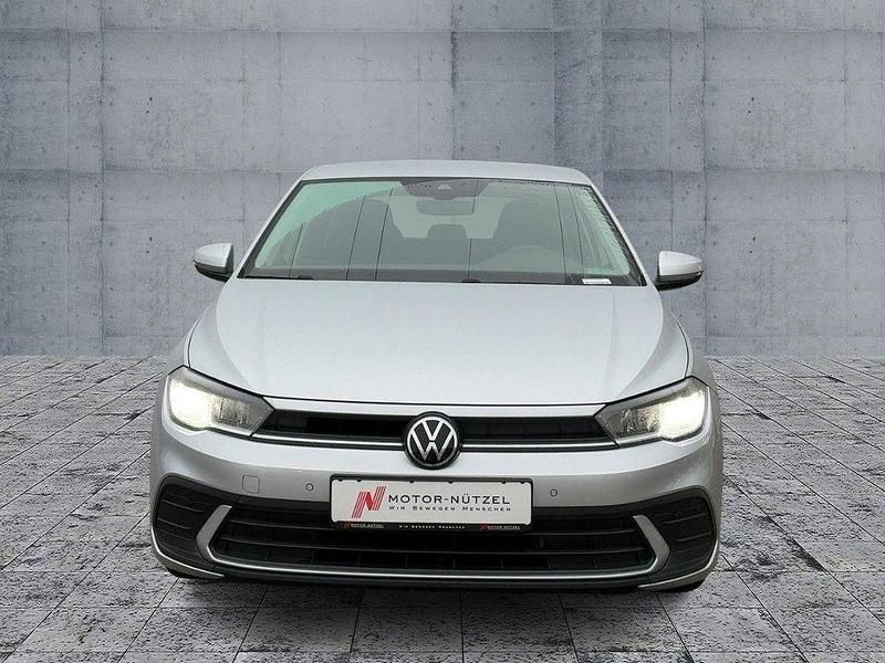 Gebraucht VW Polo Life 80 PS (58 kW) 2023 Silber Kleinwagen