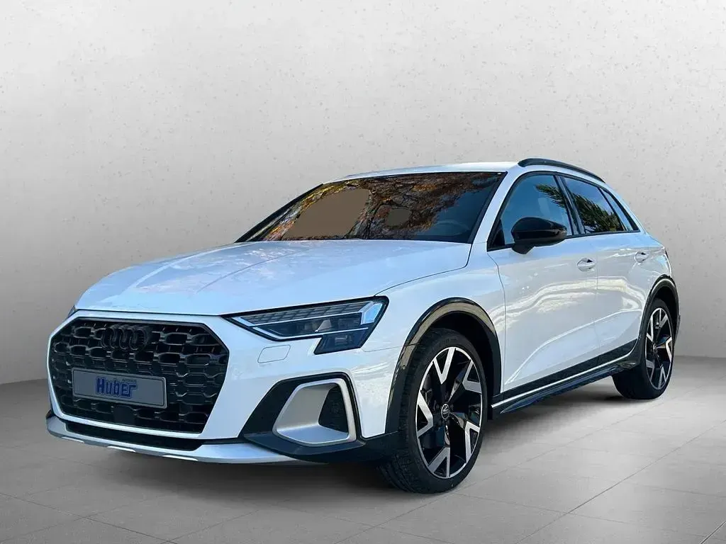 Gebraucht Audi A3 Ambiente 150 PS (110 kW) 2025 Arkonaweiß Limousine