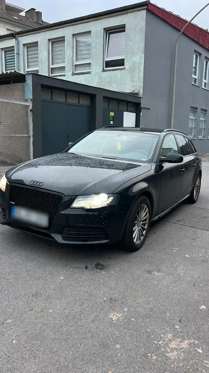 Gebraucht Audi A4 160 PS (117 kW) 2010 Schwarz Kombi