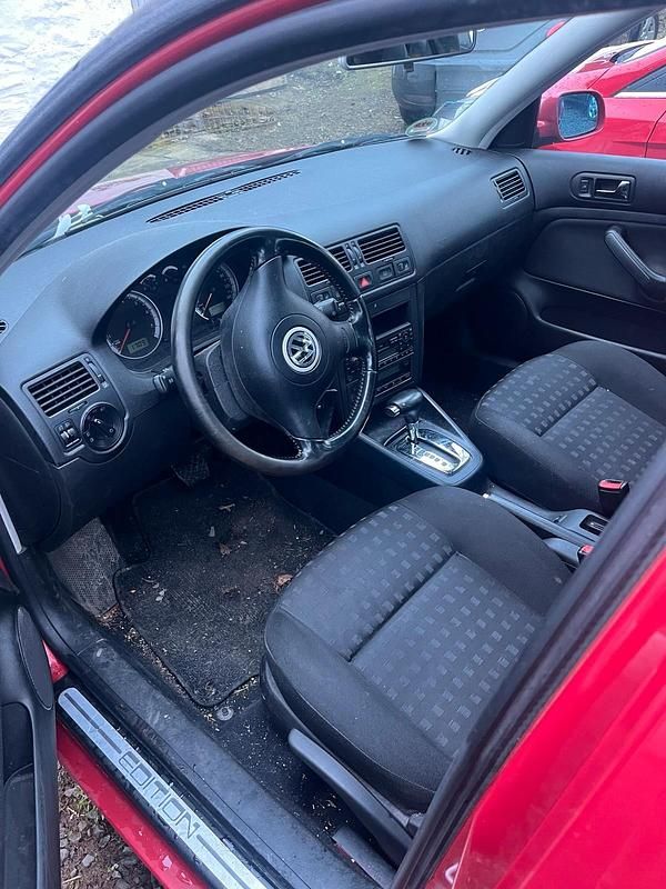 Gebraucht VW Bora 101 PS (74 kW) 2001 Rot Limousine